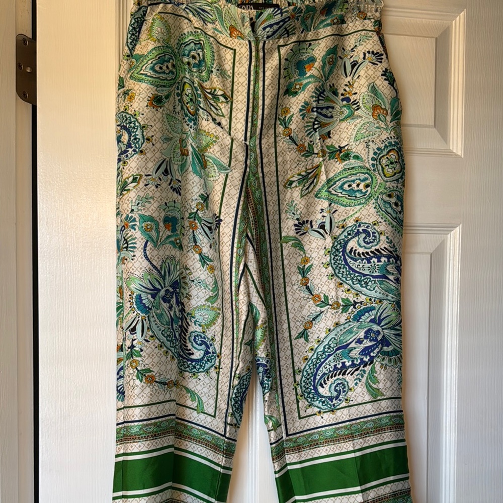Zara Multicolor Tropical pants size Small. Never worn.
